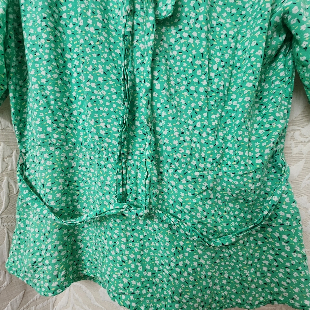 Green & White Floral Wrap Top - Picture 3 of 4